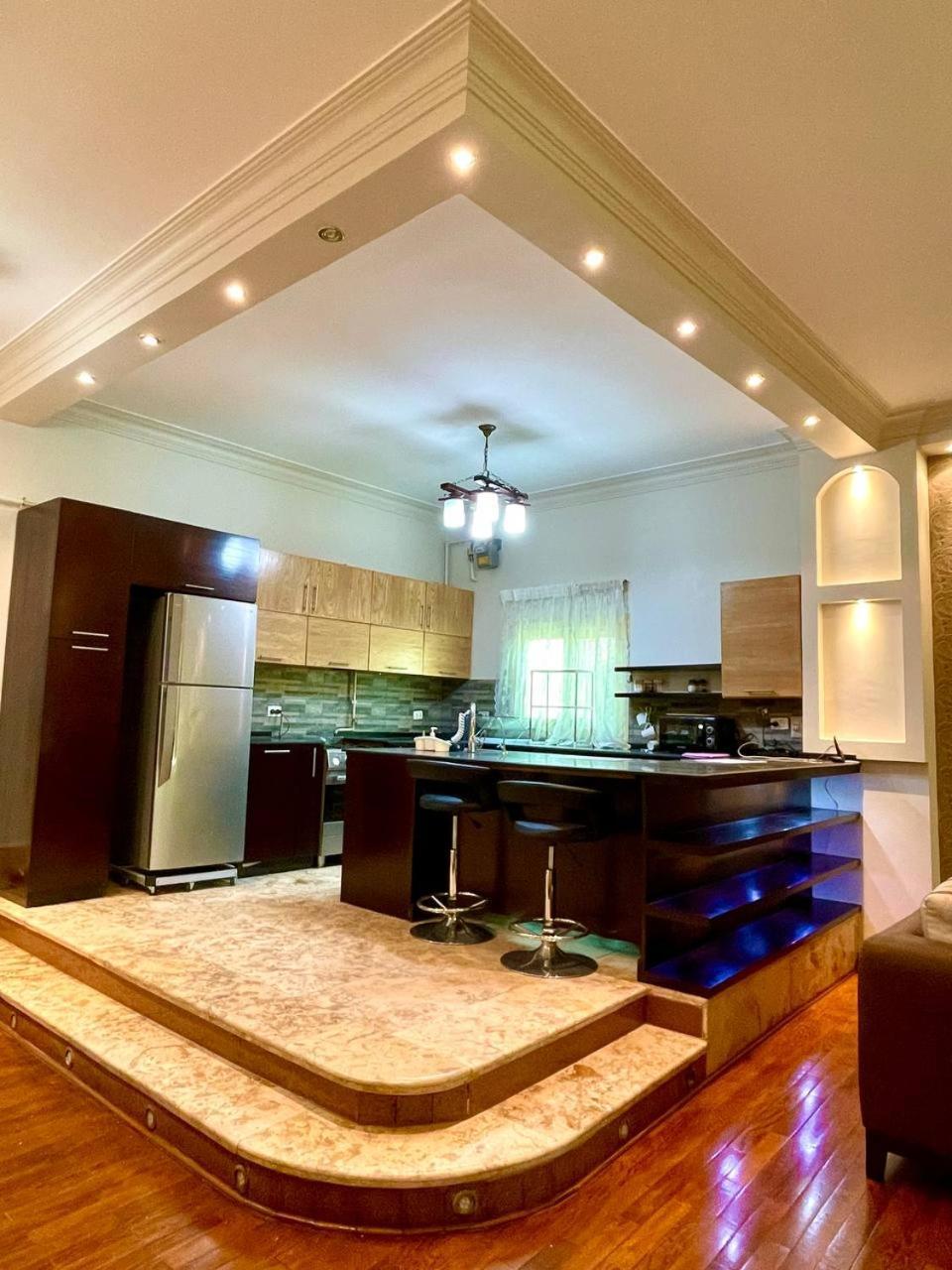3bedroom Next To Downtown Mall New