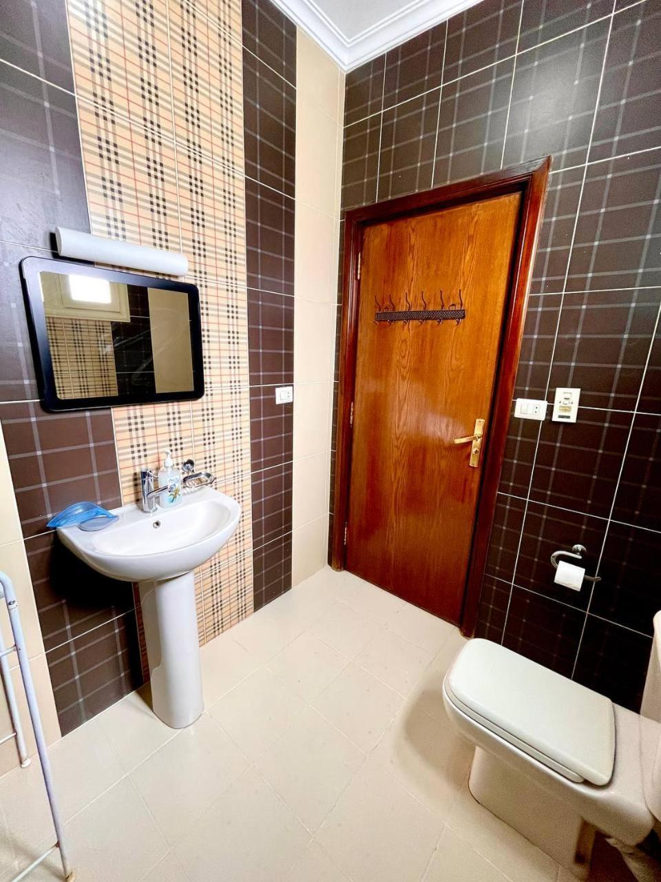 3bedroom Next To Downtown Mall New Apartment